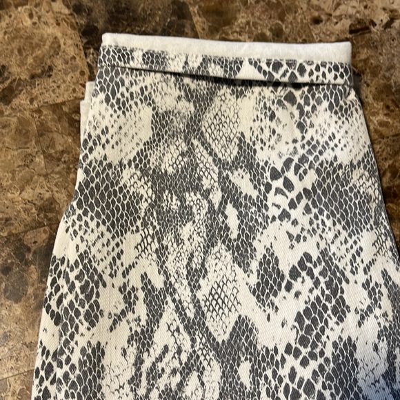 NWT HM Snakeprint Super Skinny Ankle ✨ - Picture 4 of 5
